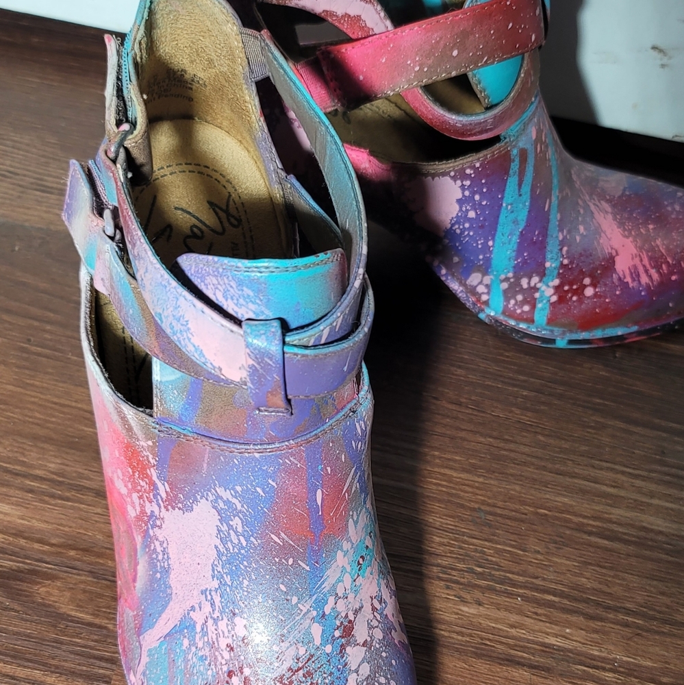 Boots - Picture 2 of 3